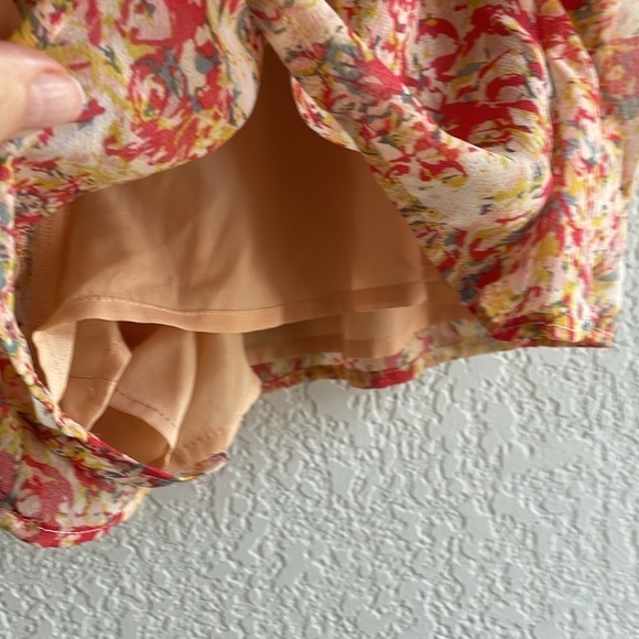 BCBGeneration Flowy Lined Shorts Artsy Size Small - Picture 3 of 6